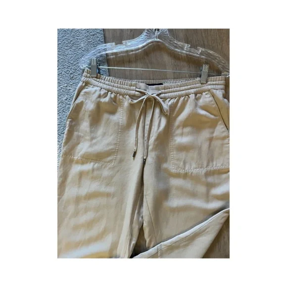 Banana Republic classic minimalist pull on drawstring preppy pants - Picture 3 of 5